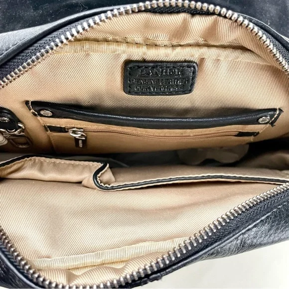 Elegant Black Crossbody Bag Danier Leather - Picture 5 of 6